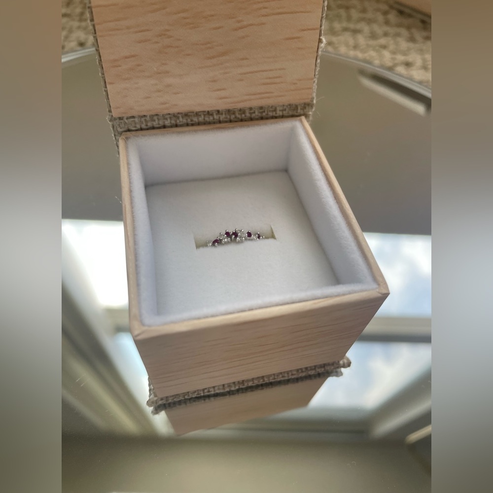 Diamond & Ruby Ring - Picture 2 of 5